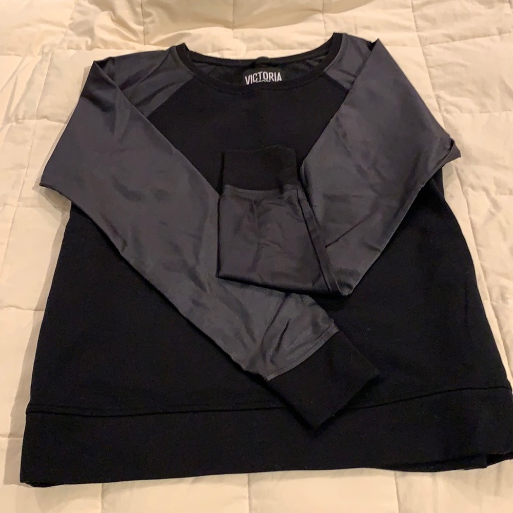 Victoria Sport Mixed Media Sweatshirt - M